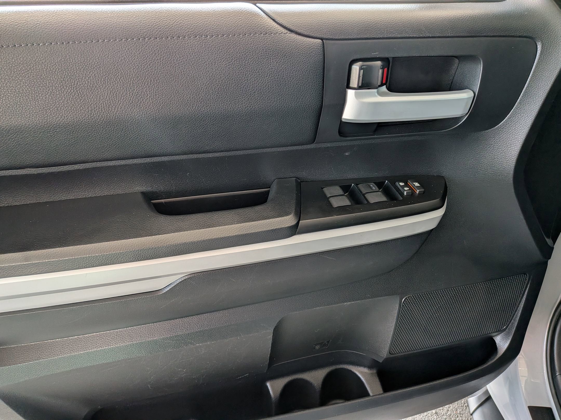 2020 Toyota TUNDRA 4X2 SR5