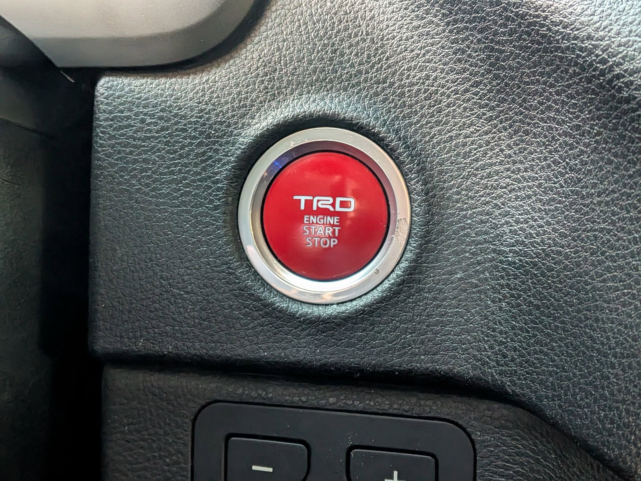 2022 Toyota TUNDRA 4X4 SR5