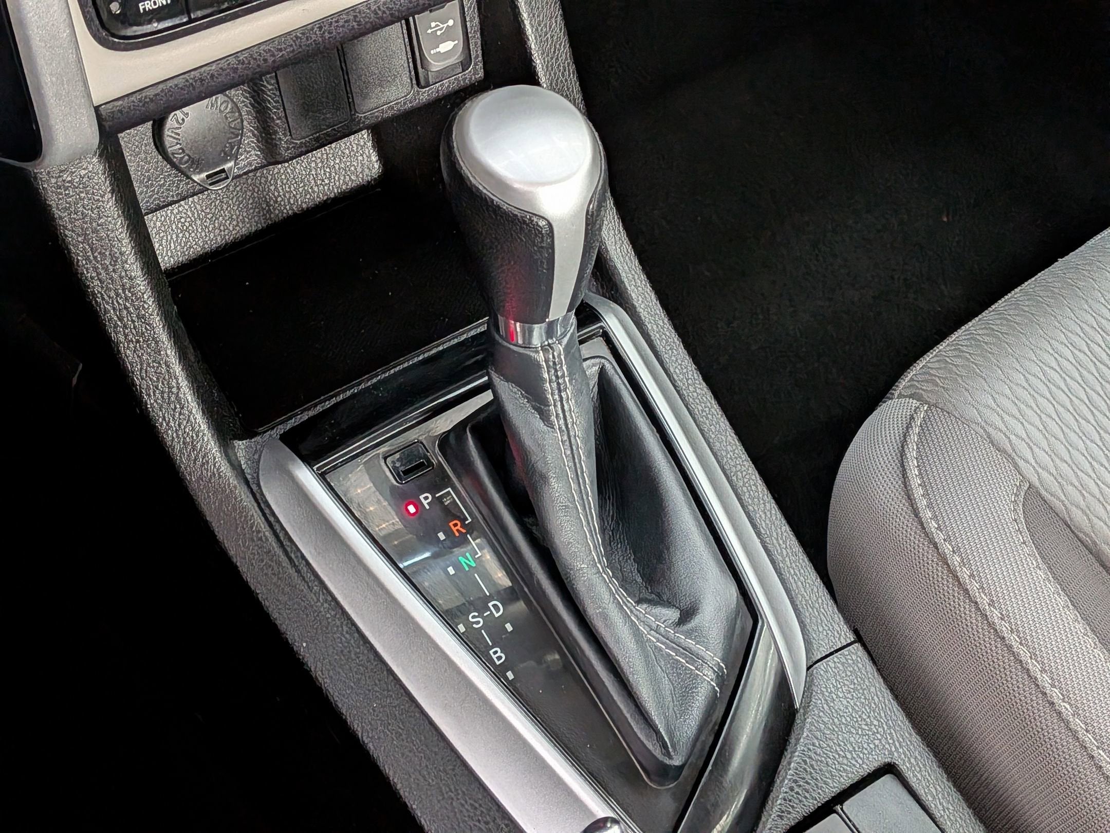 2018 Toyota COROLLA WHITE