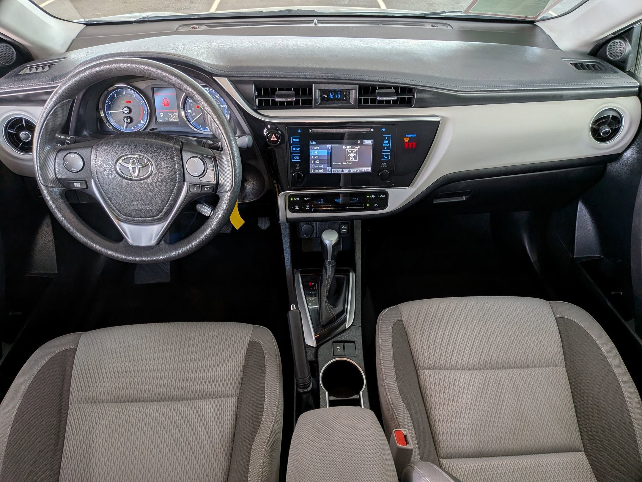 2018 Toyota COROLLA WHITE