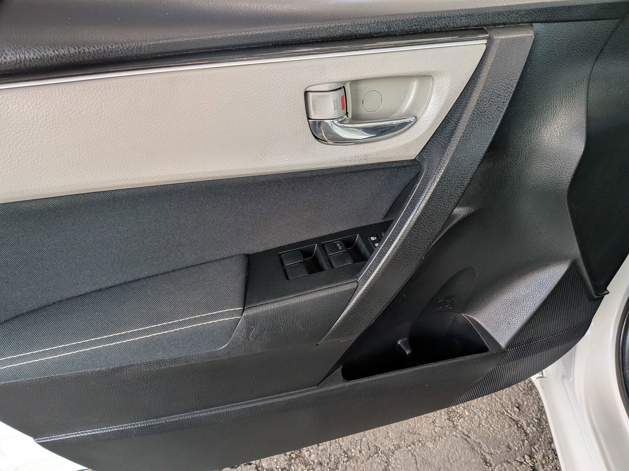 2018 Toyota COROLLA WHITE