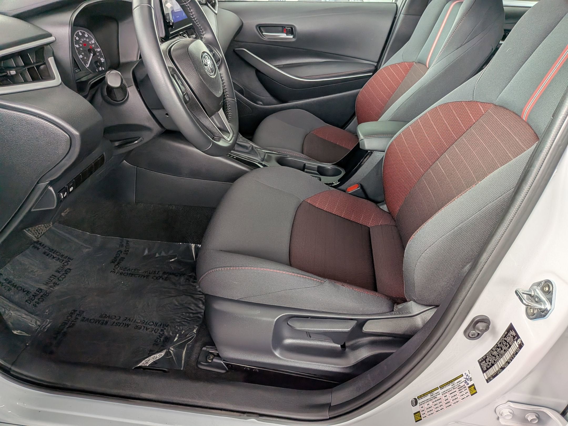 2025 Toyota COROLLA SE