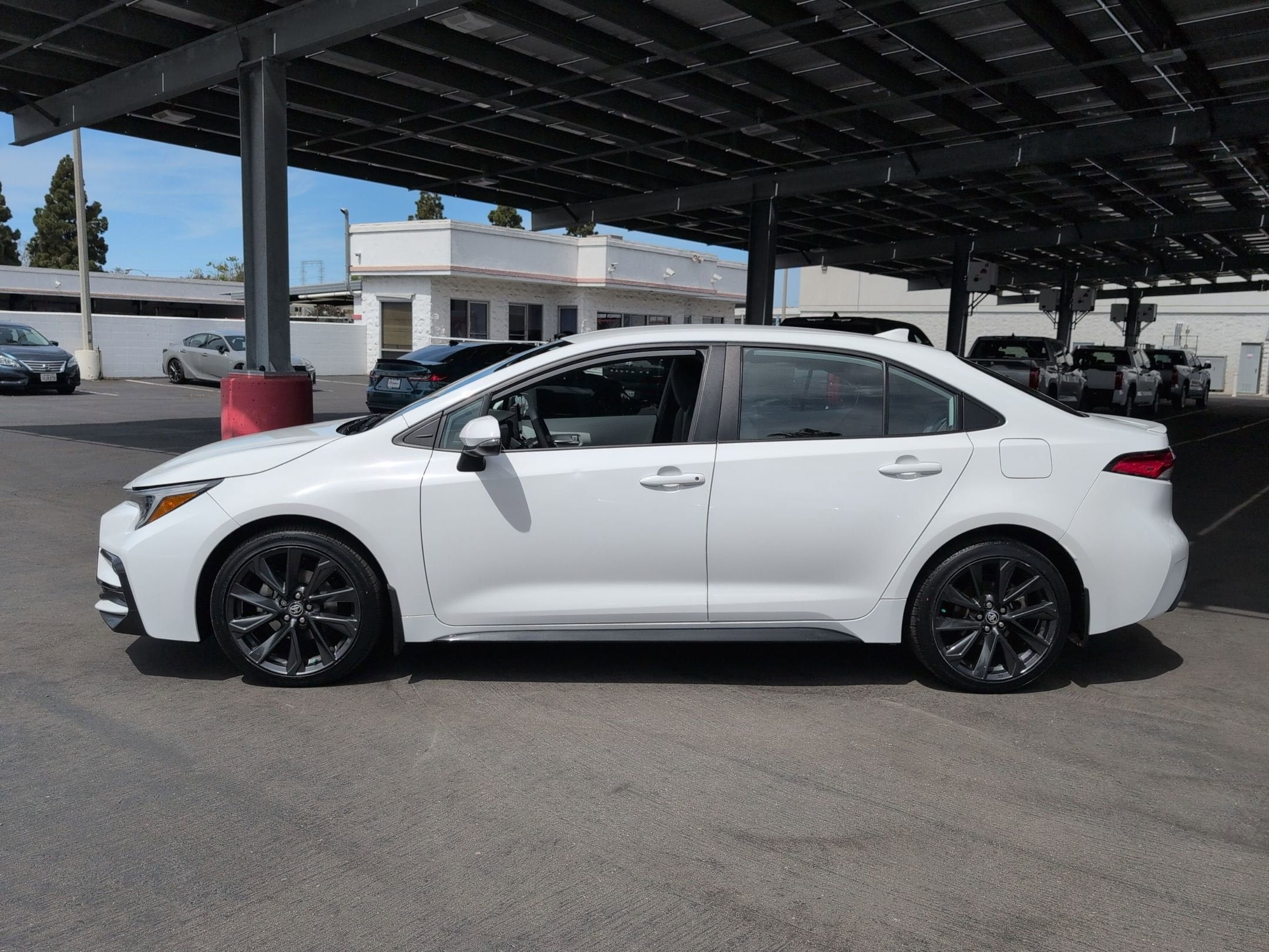 2024 Toyota COROLLA SE