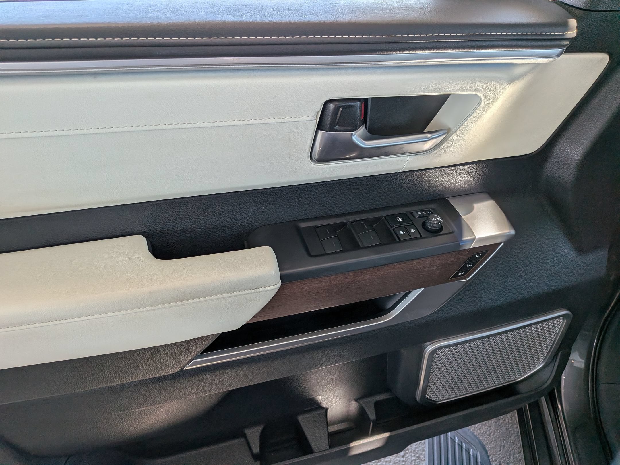 2023 Toyota Sequoia Capstone