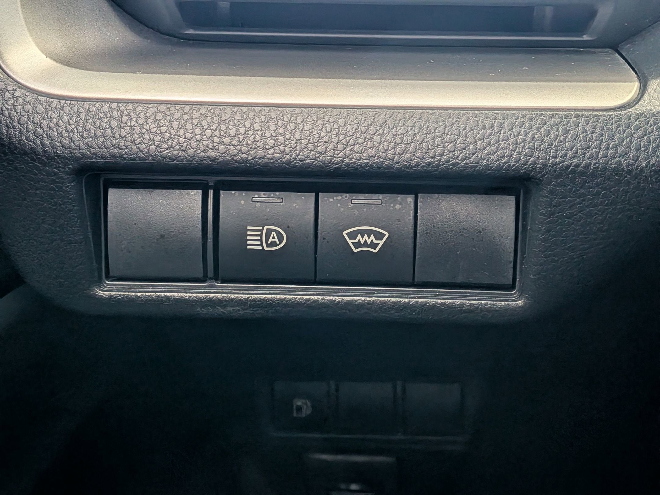 2023 Toyota PRIUS LE