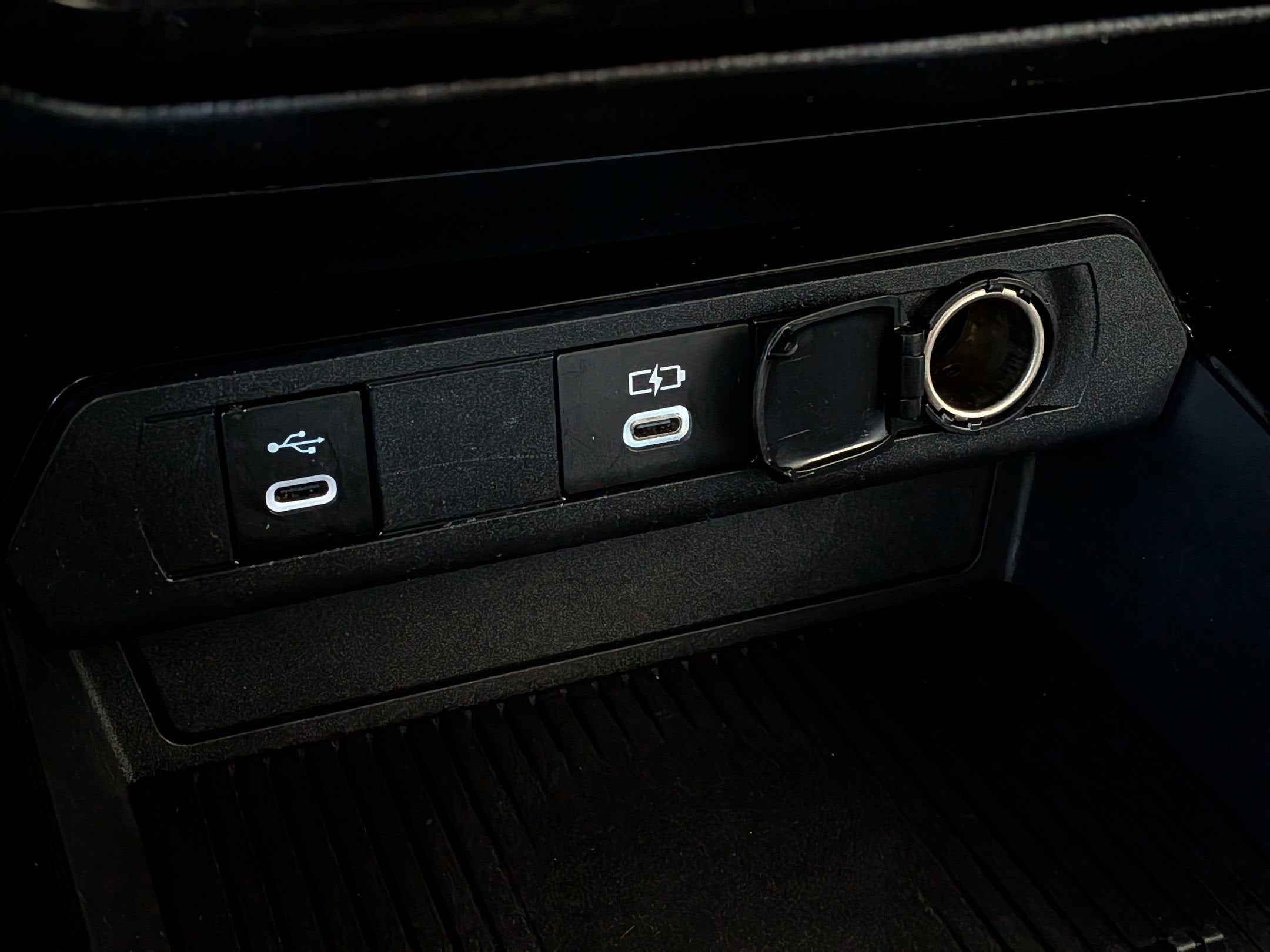 2023 Toyota PRIUS LE