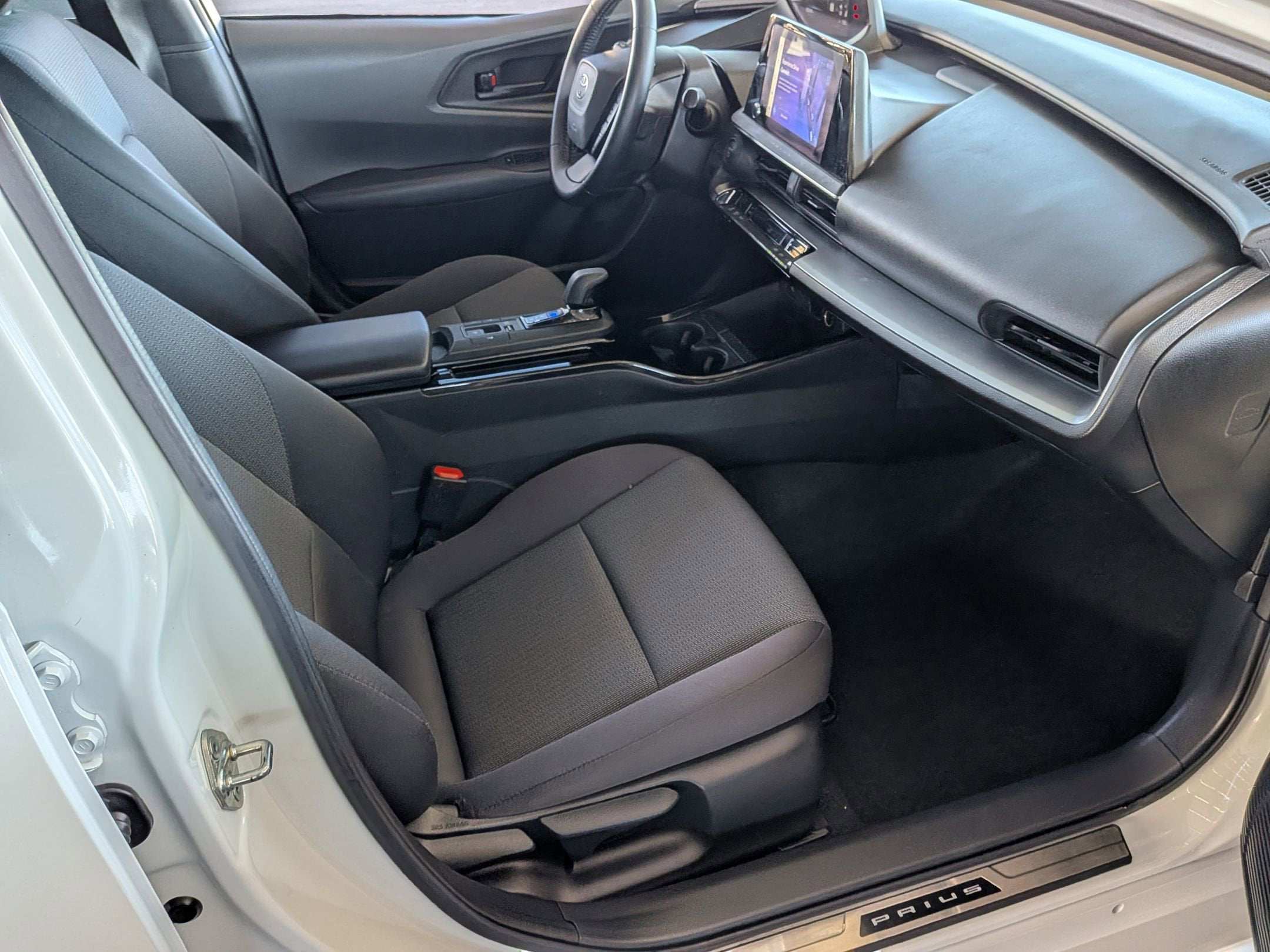 2023 Toyota PRIUS LE