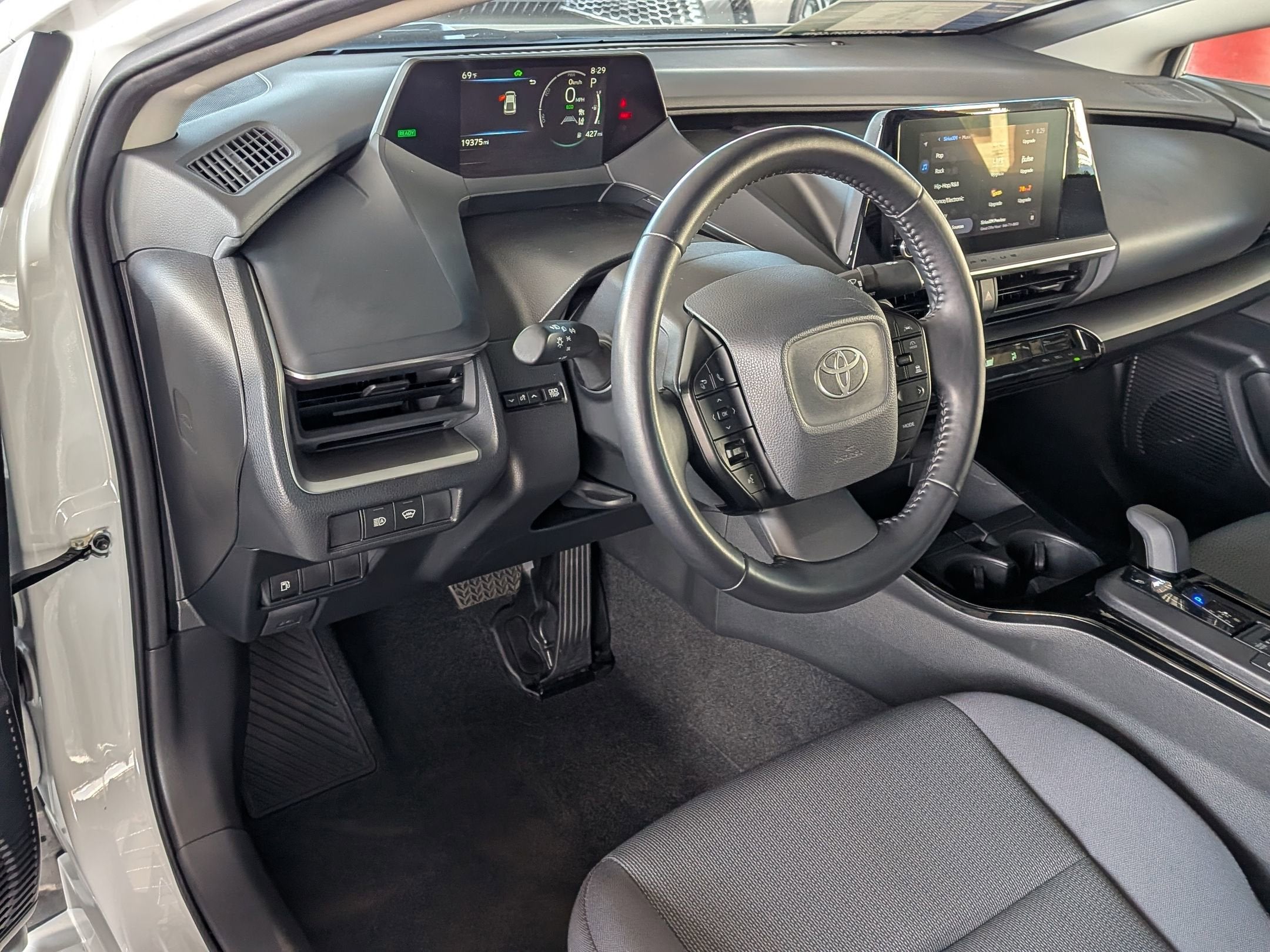 2023 Toyota PRIUS LE