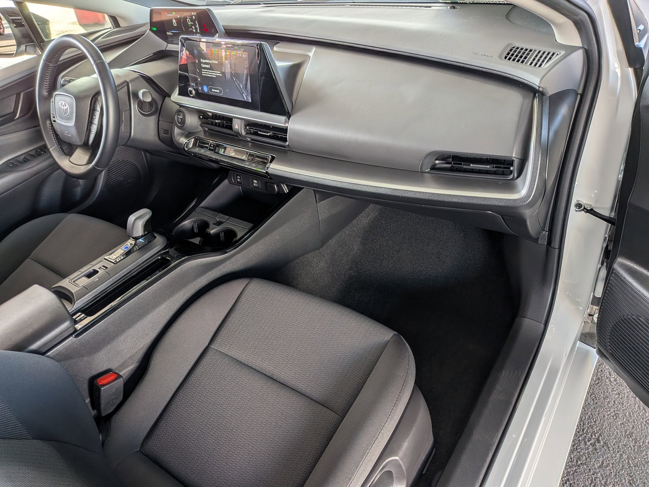 2023 Toyota PRIUS LE