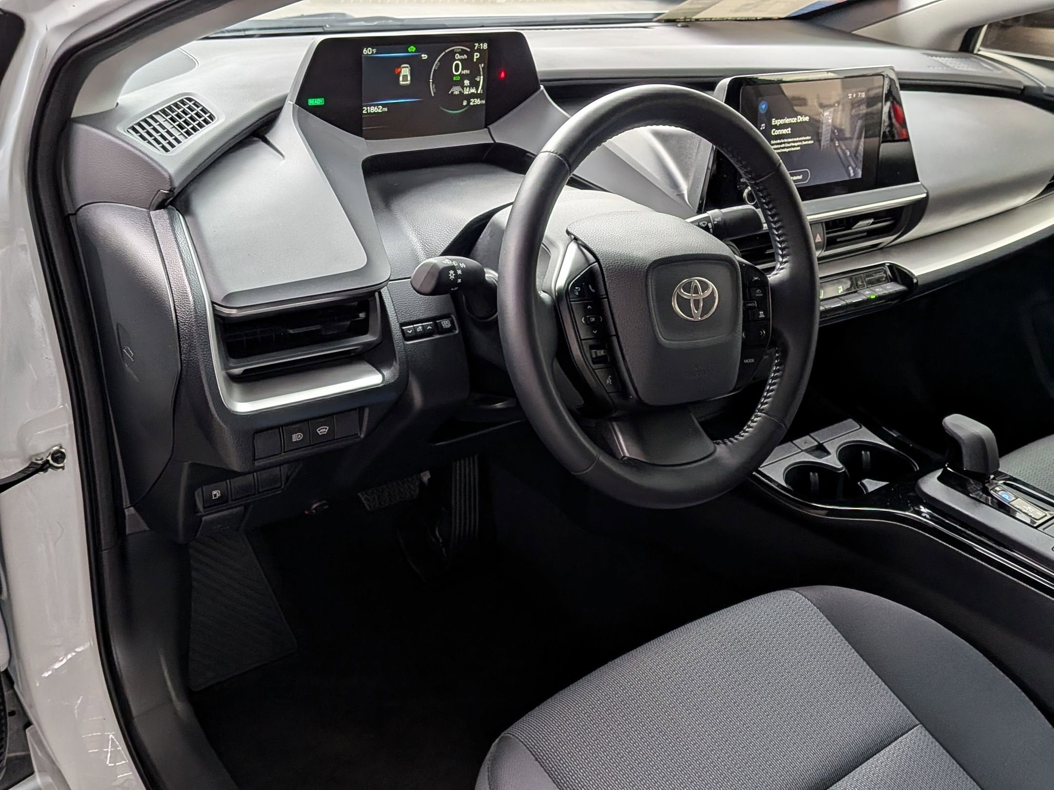 2025 Toyota PRIUS LE