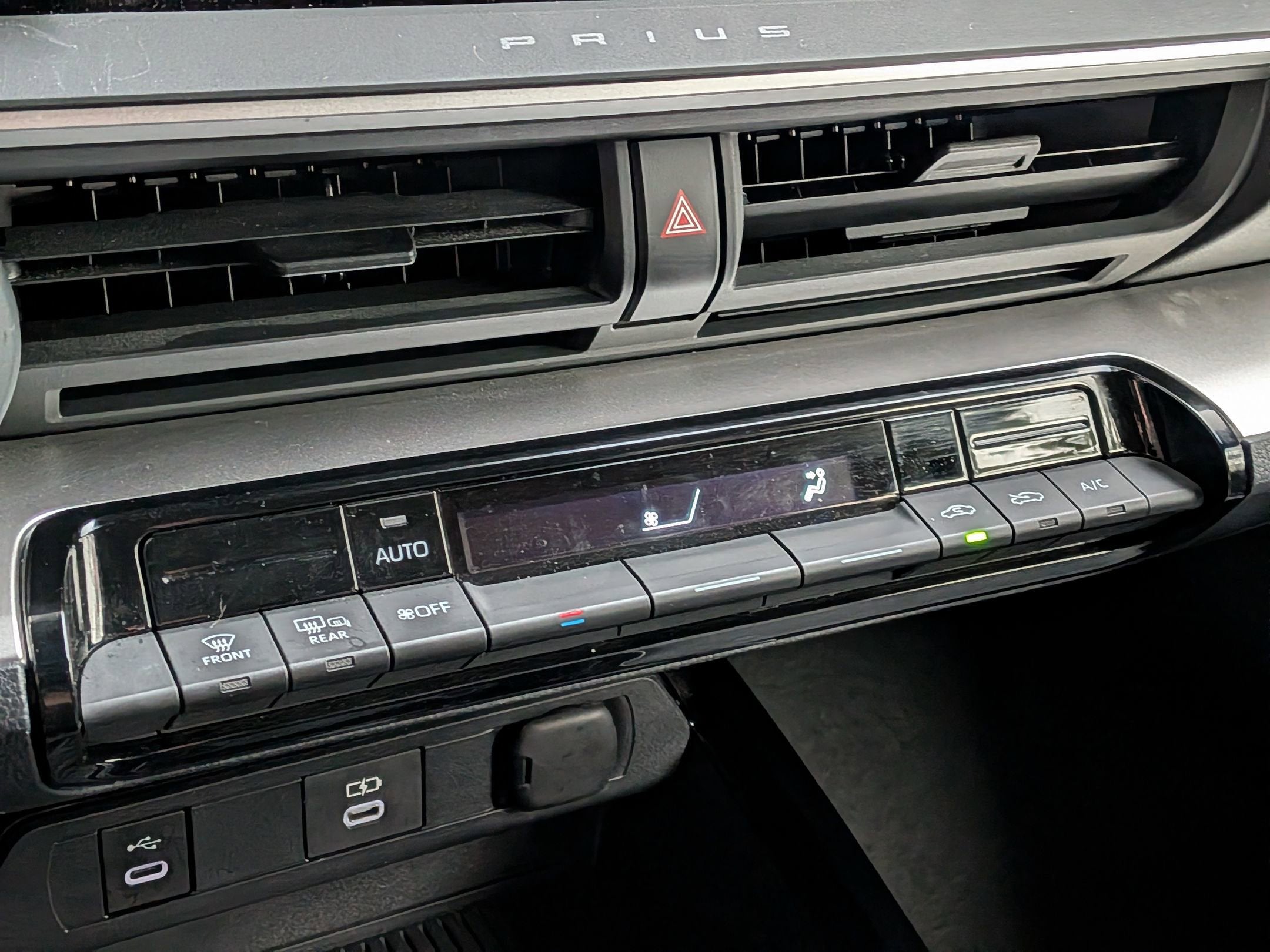 2025 Toyota PRIUS LE