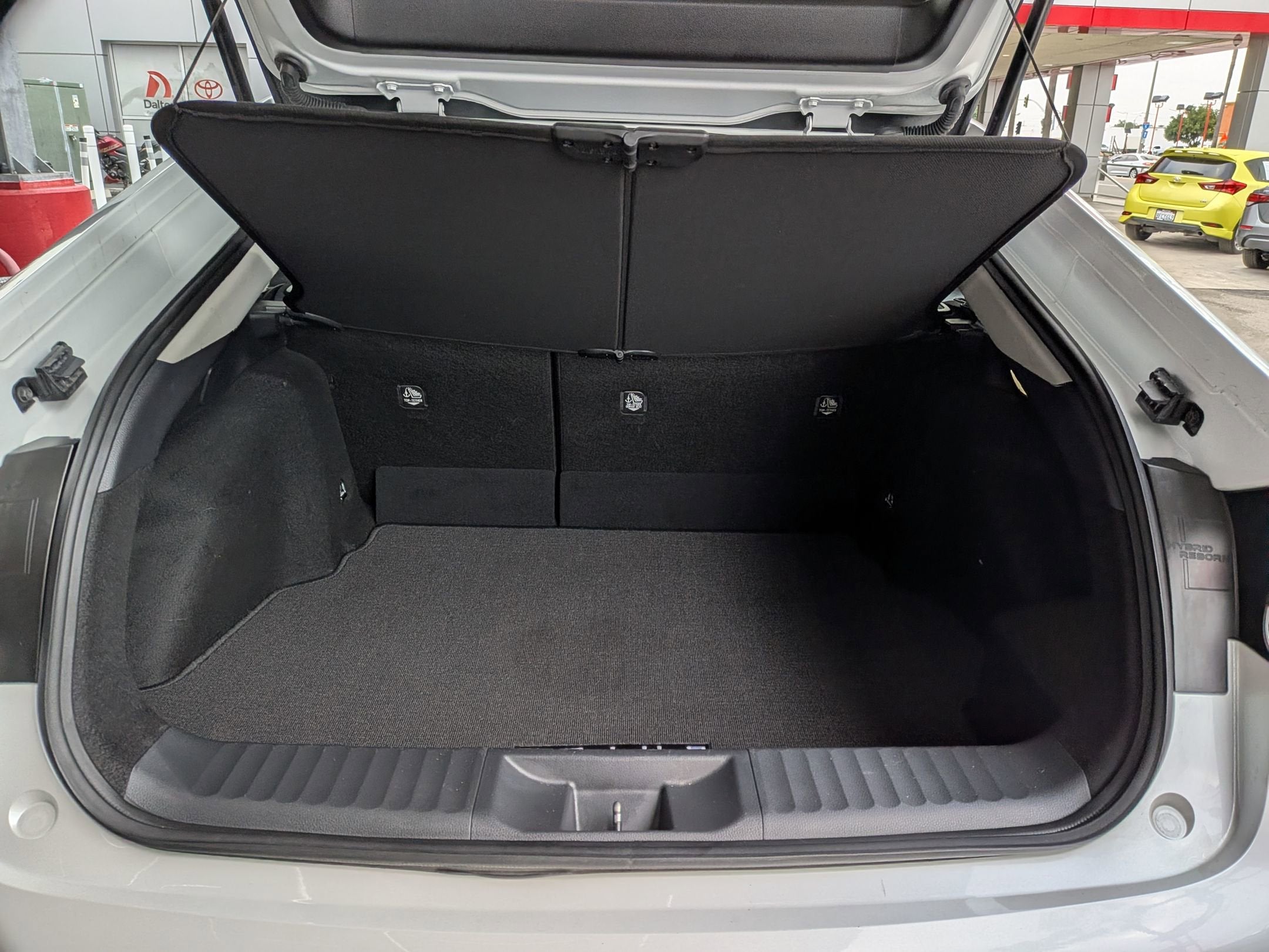 2025 Toyota PRIUS LE