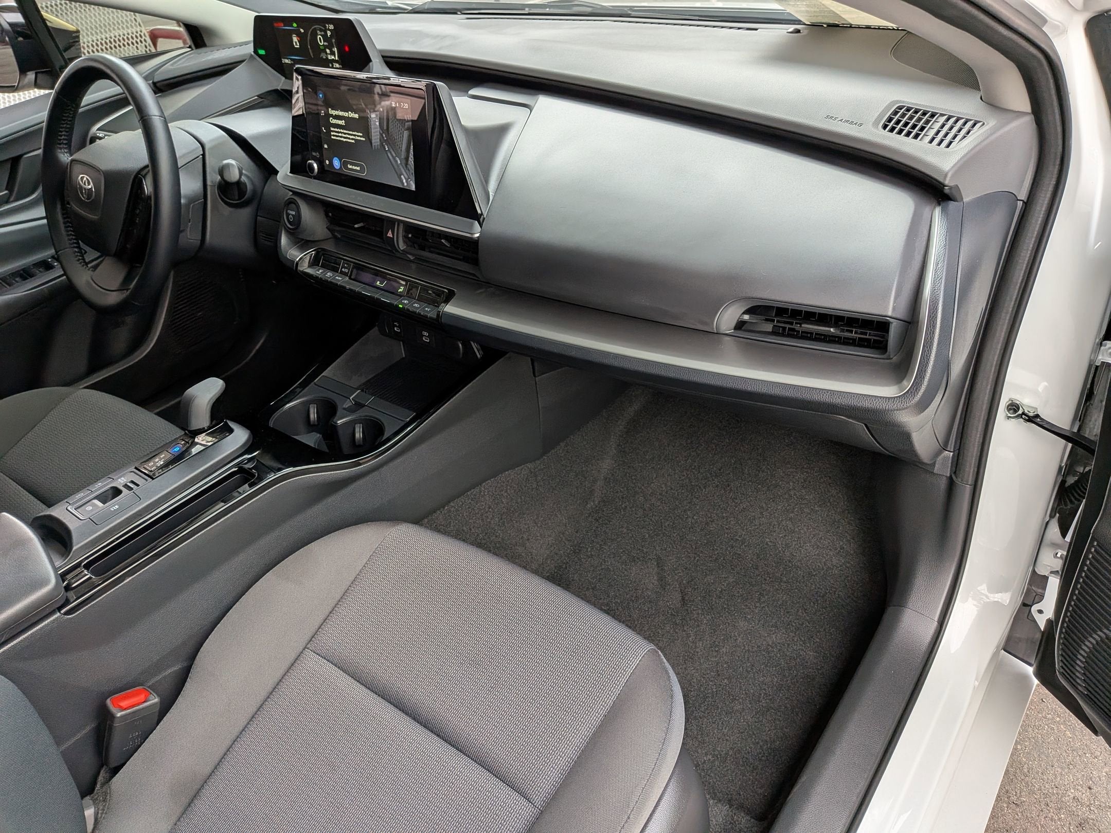 2025 Toyota PRIUS LE