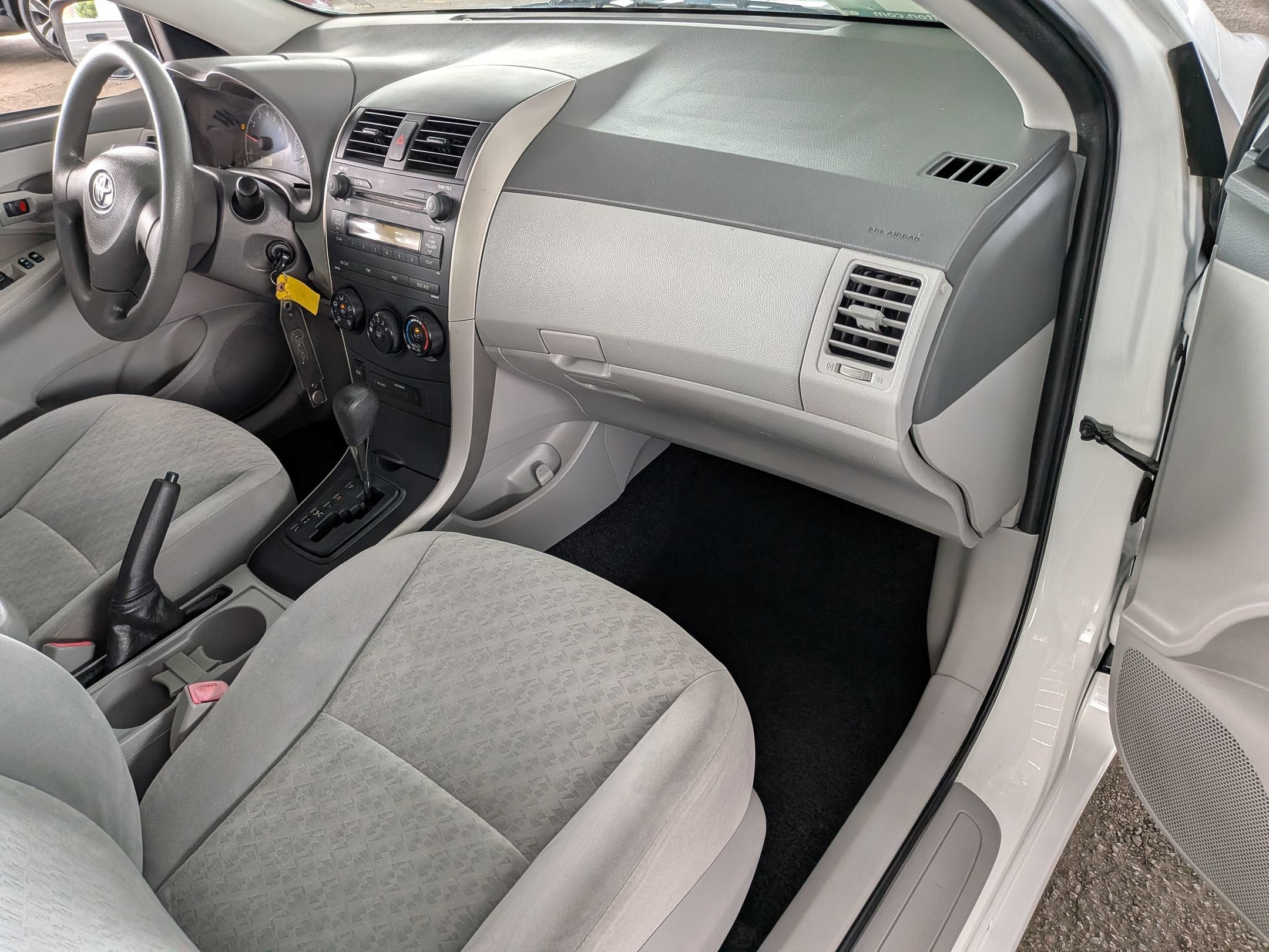 2009 Toyota COROLLA LE