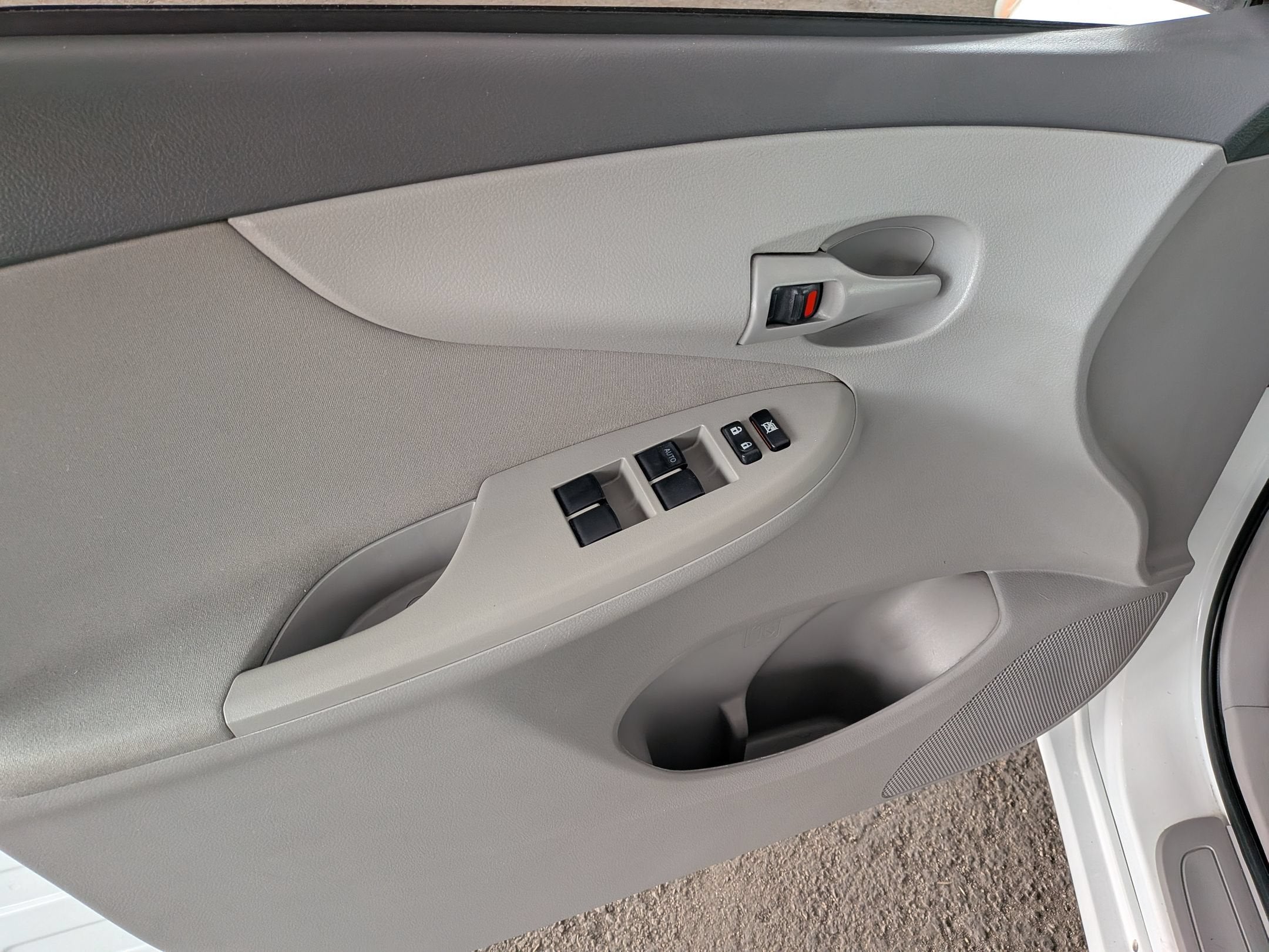 2009 Toyota COROLLA LE