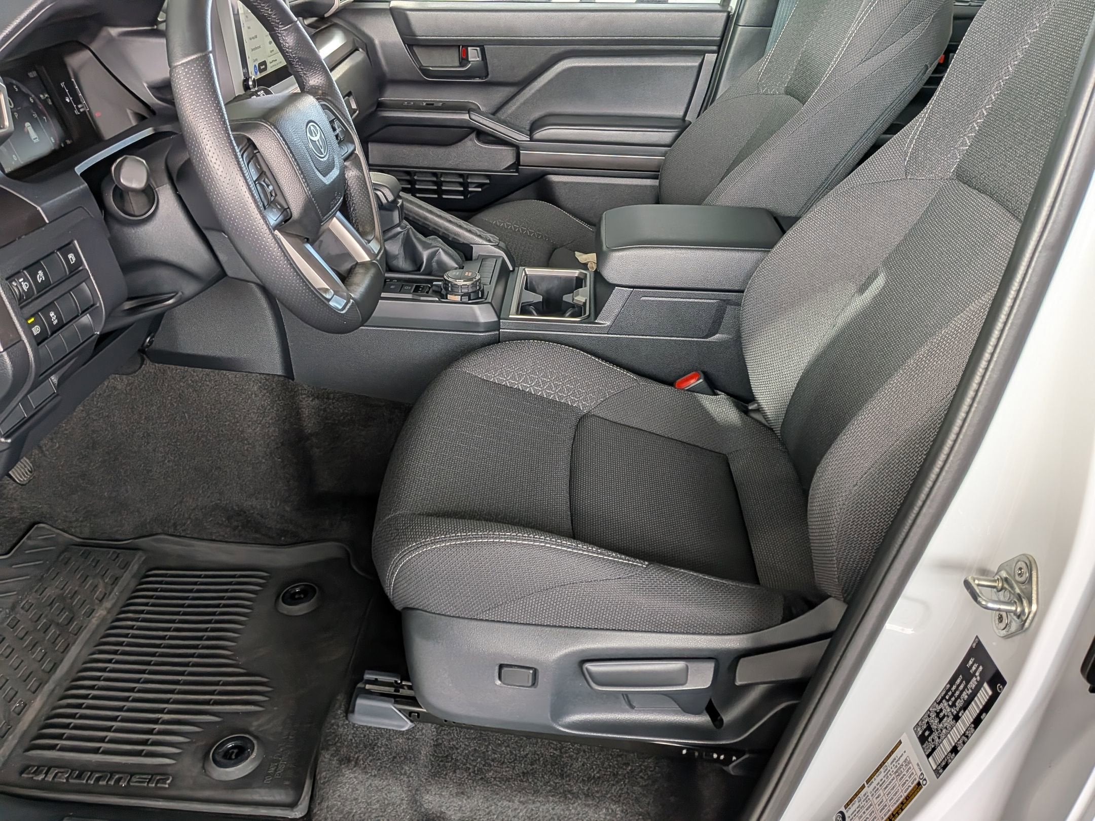 2025 Toyota 4RUNNER SR5