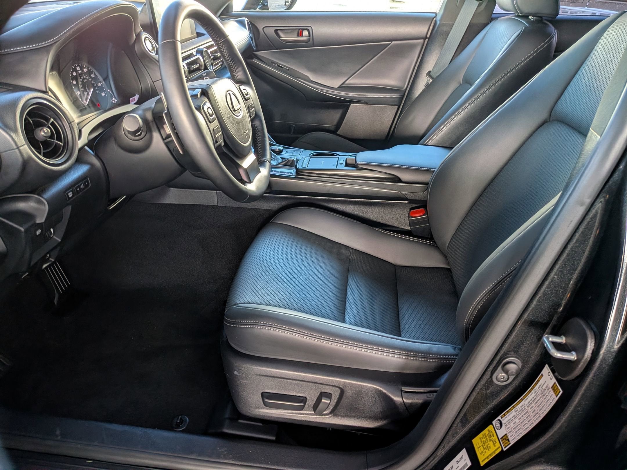 2025 Lexus IS IS 300 F SPORT DE