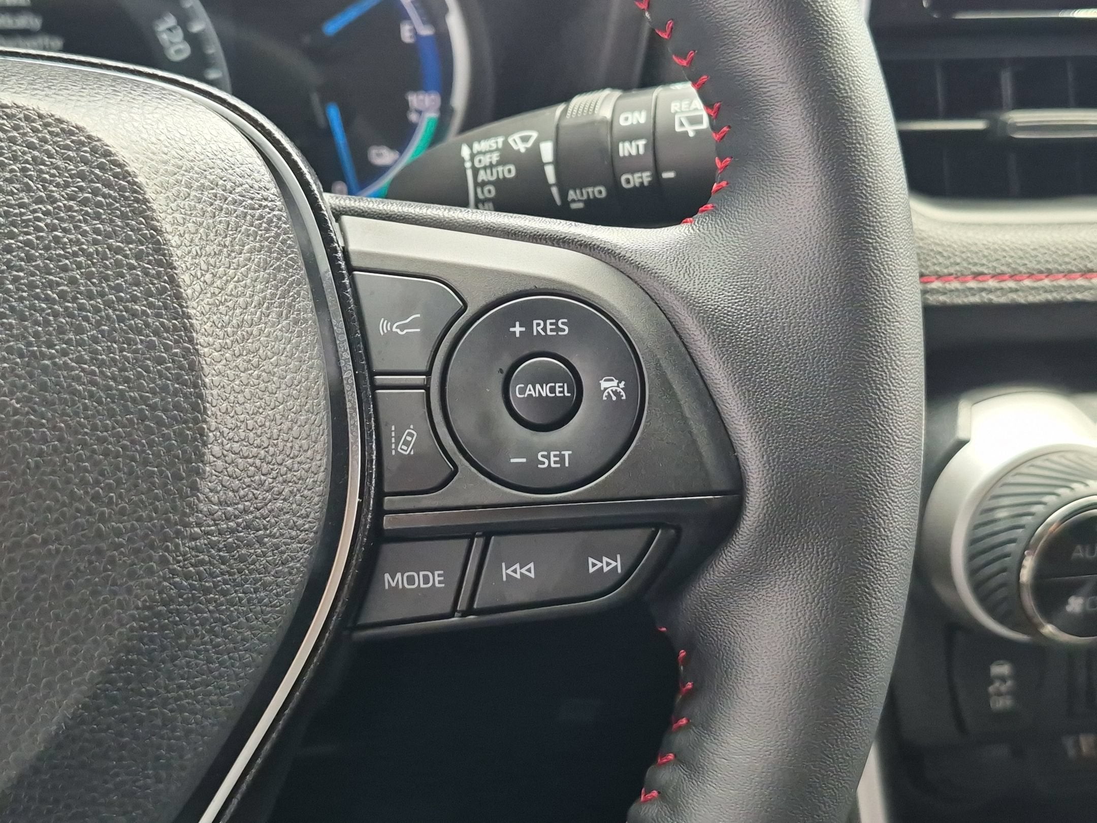 2025 Toyota RAV4 Plug-in Hybrid SE