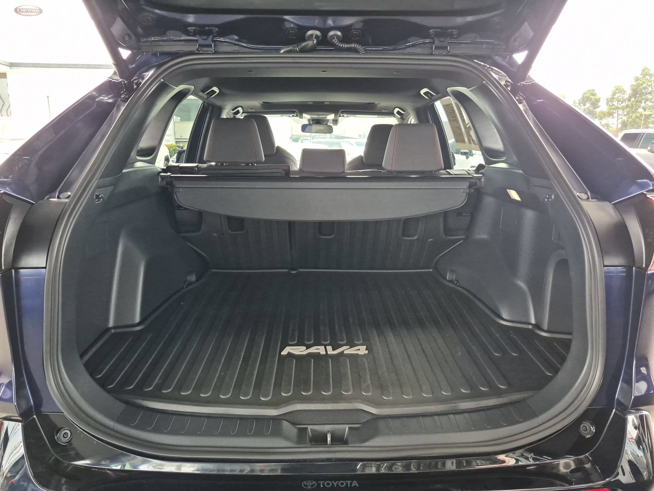 2025 Toyota RAV4 Plug-in Hybrid SE