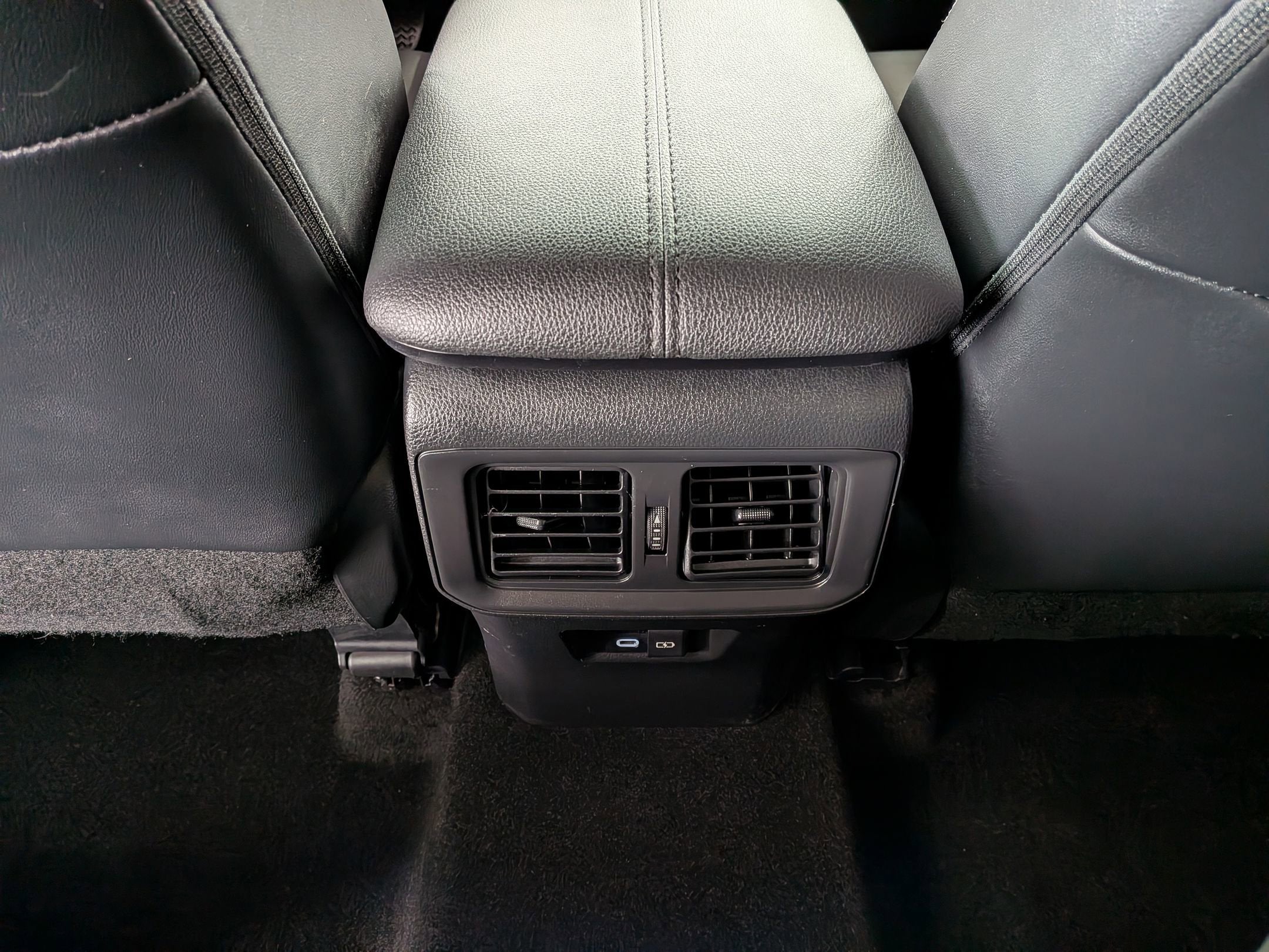 2023 Toyota RAV4 HYBRID Hybrid XLE Premium