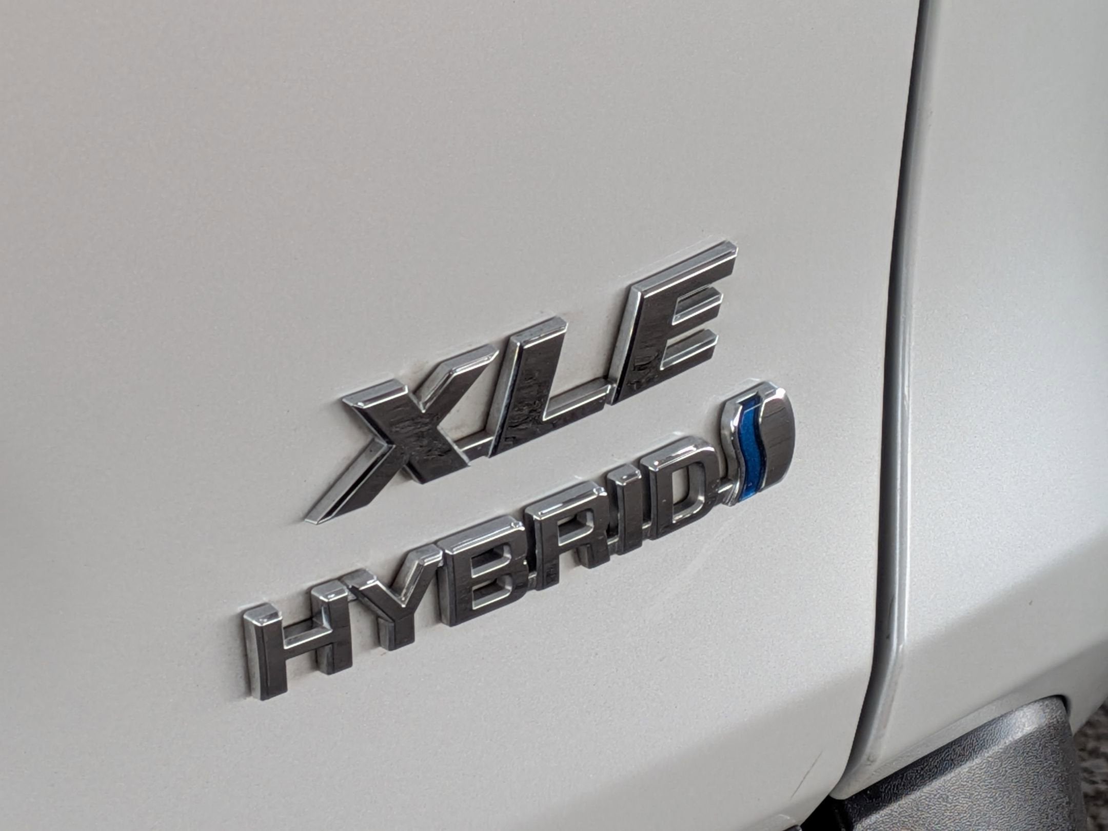 2023 Toyota RAV4 HYBRID Hybrid XLE Premium