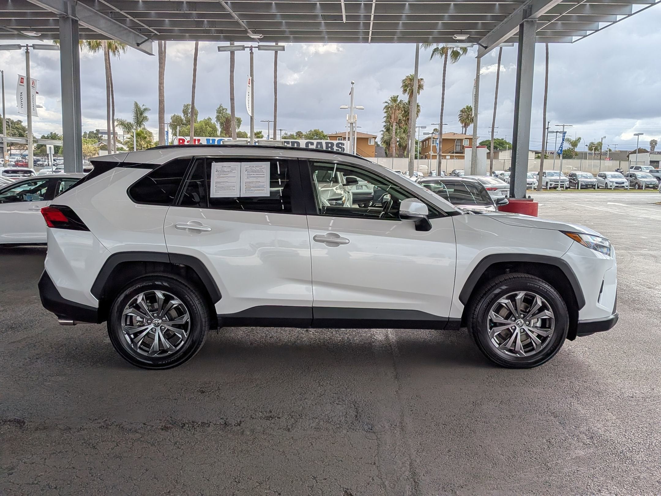 2023 Toyota RAV4 HYBRID Hybrid XLE Premium