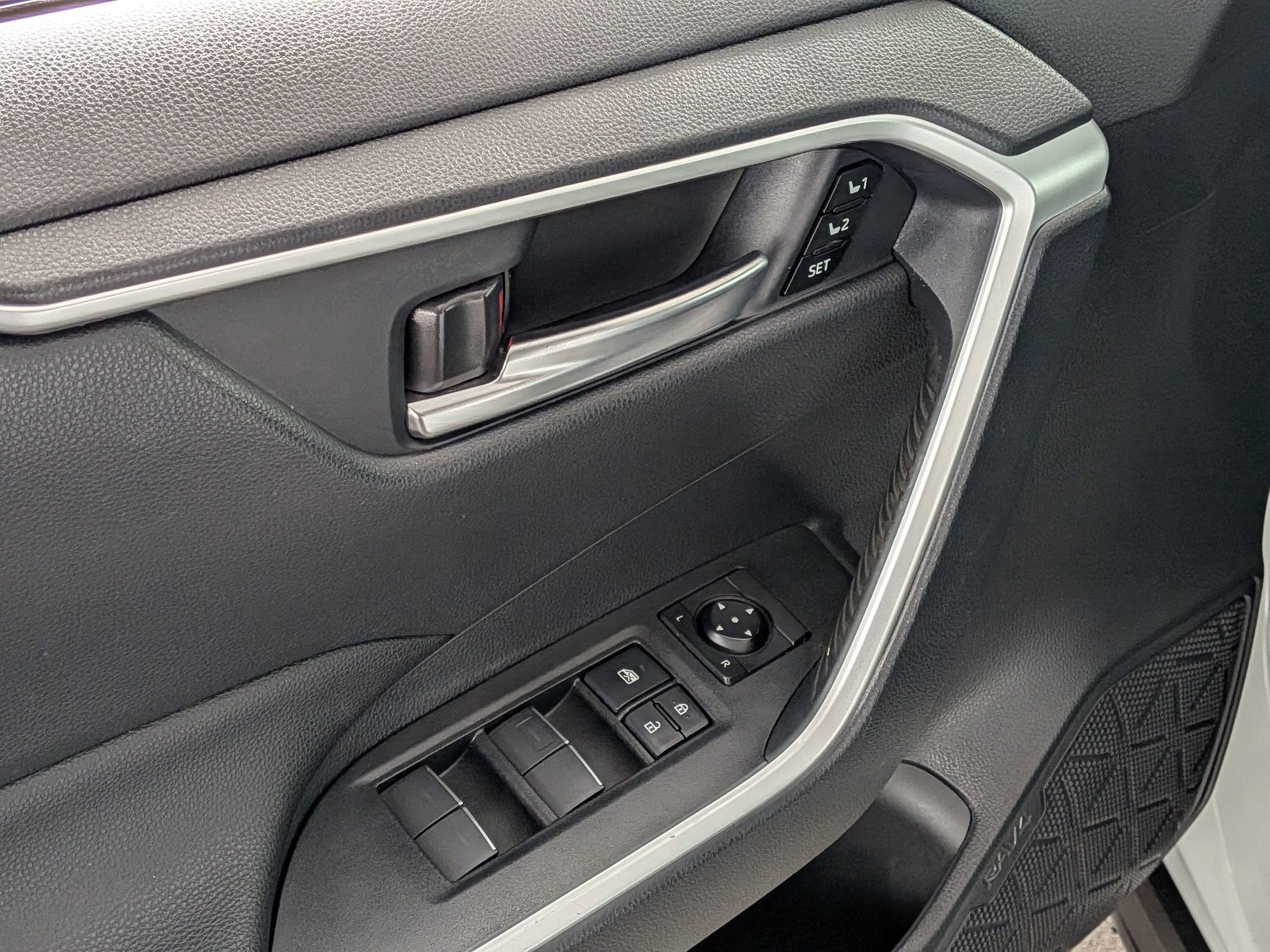 2023 Toyota RAV4 HYBRID Hybrid XLE Premium