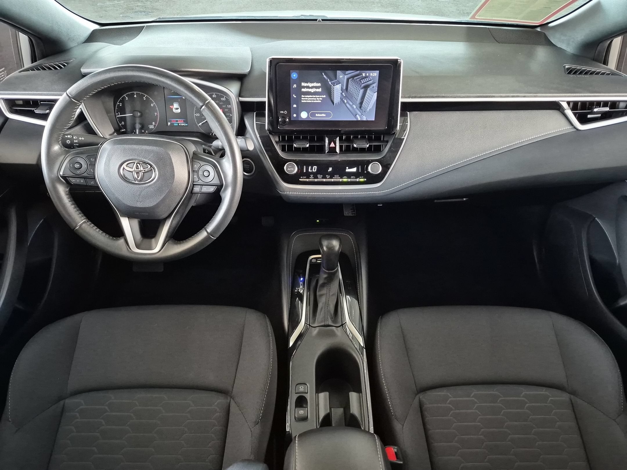 2024 Toyota Corolla Hatchback SE