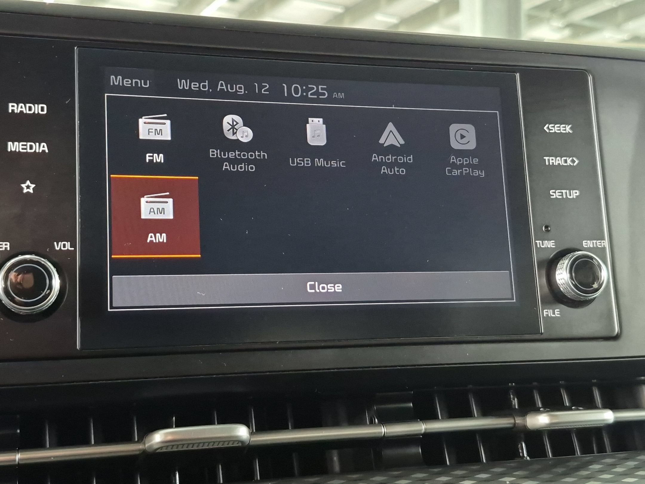 2024 Kia Carnival LX
