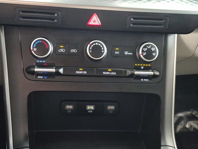 2024 Kia Carnival LX