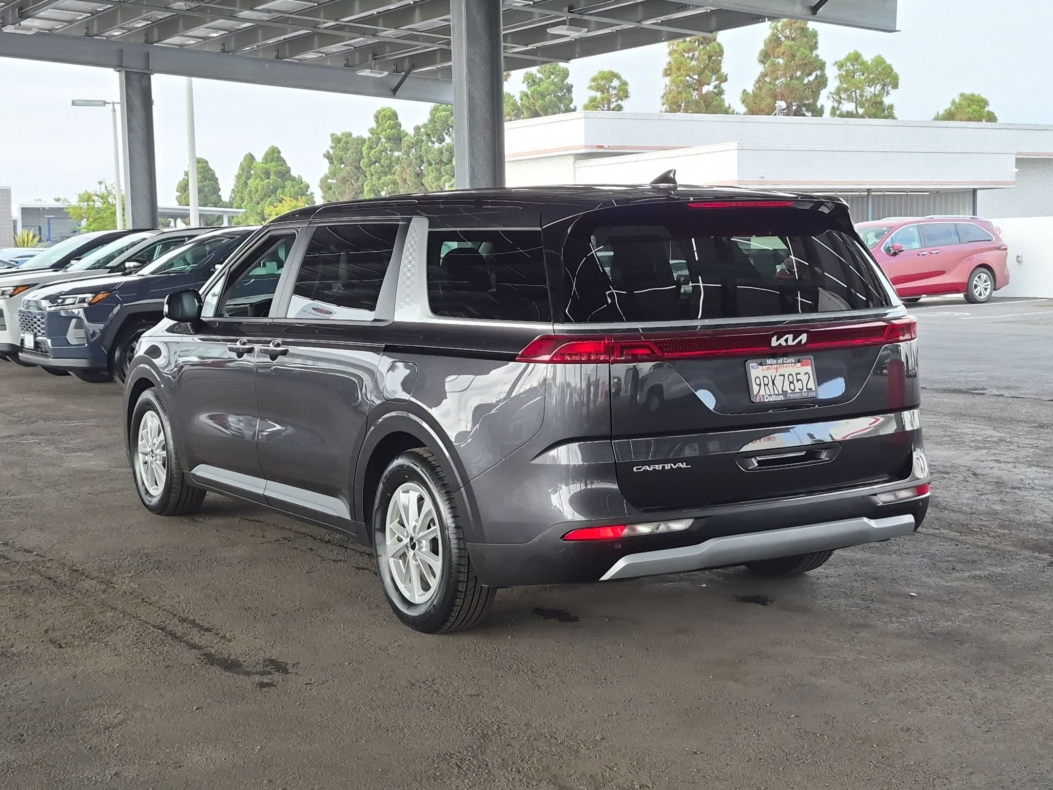 2024 Kia Carnival LX