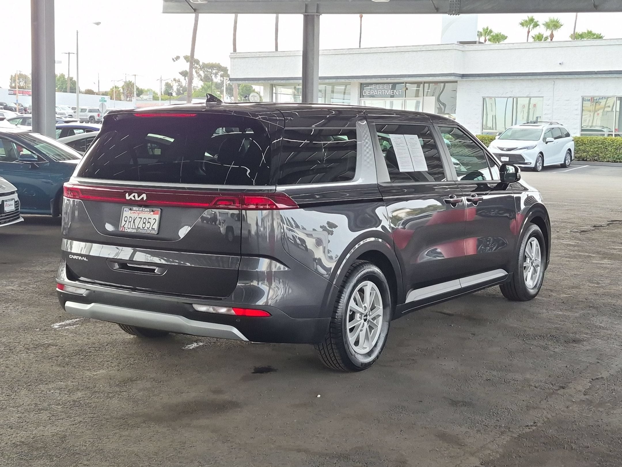 2024 Kia Carnival LX