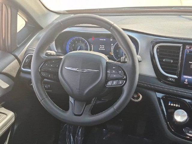 2024 Chrysler Pacifica Touring