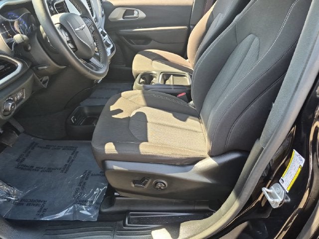 2024 Chrysler Pacifica Touring