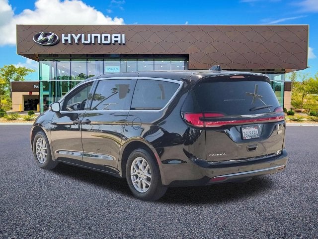 2024 Chrysler Pacifica Touring