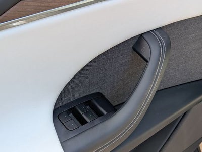 2024 Tesla Model X Base