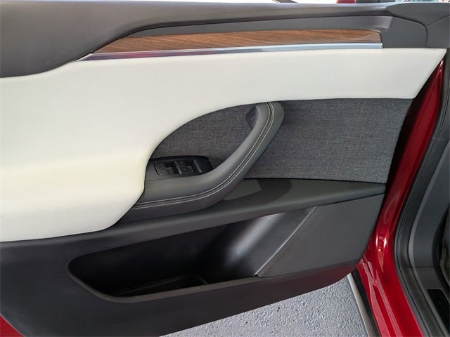 2025 Tesla Model X Base