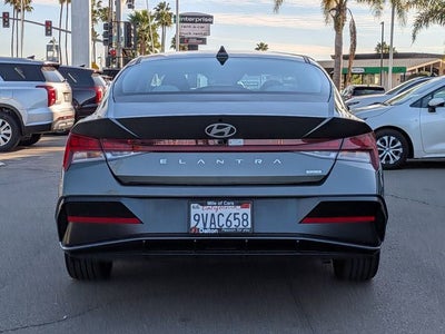 2025 Hyundai Elantra Hybrid Limited