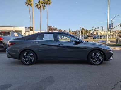 2025 Hyundai Elantra Hybrid Limited