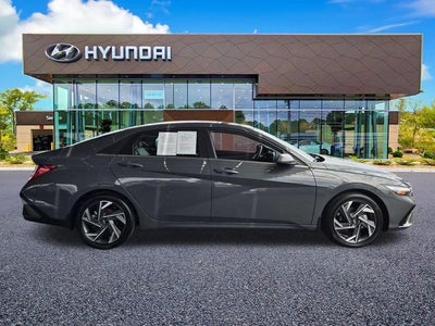 2025 Hyundai Elantra Hybrid Limited
