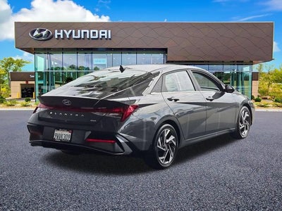2025 Hyundai Elantra Hybrid Limited