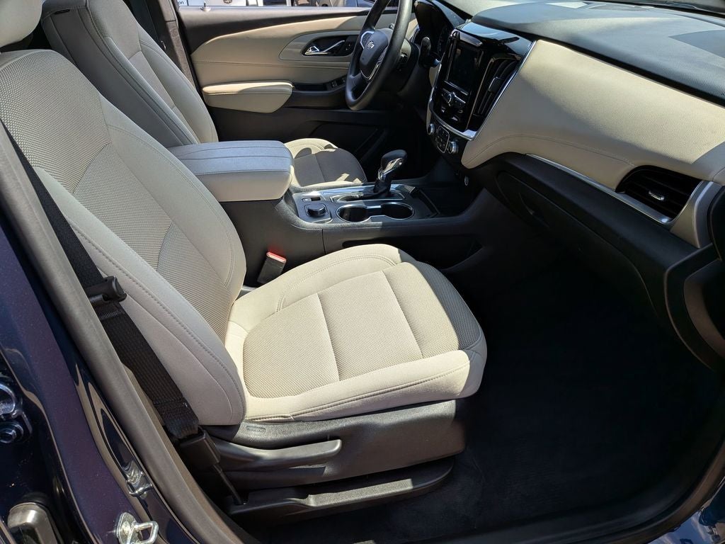 2022 Chevrolet Traverse LS