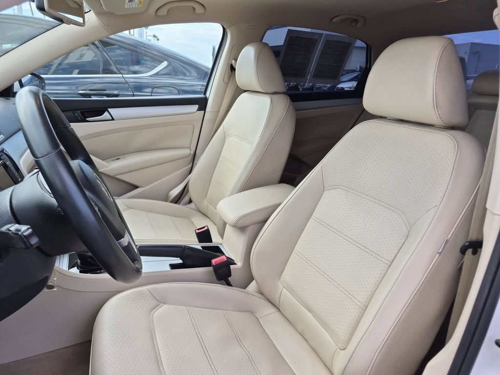 2012 Volkswagen Passat 2.5 SE