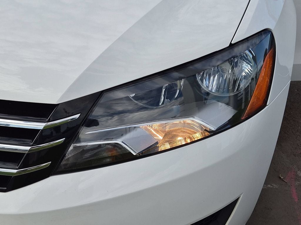 2012 Volkswagen Passat 2.5 SE