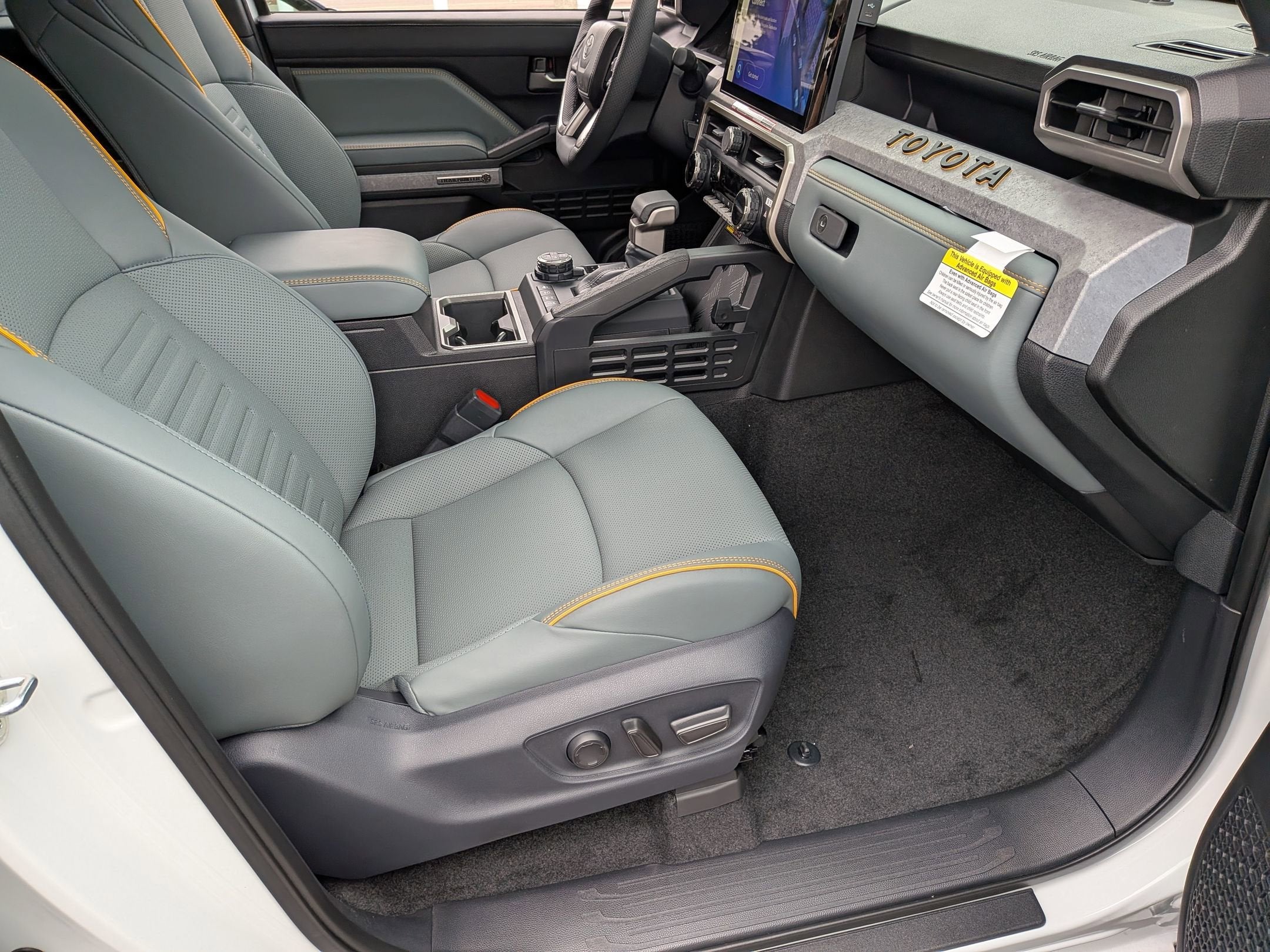 2026 Toyota Tacoma i-FORCE MAX Tacoma Trailhunter