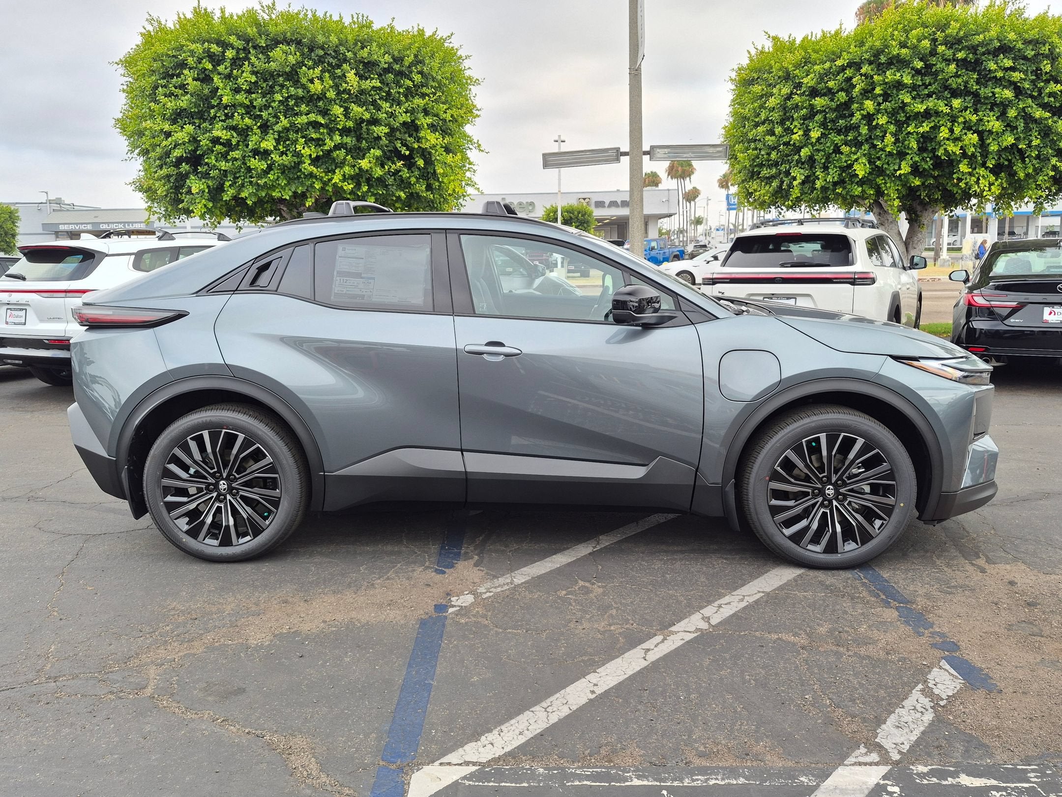 2026 Toyota C-HR XSE