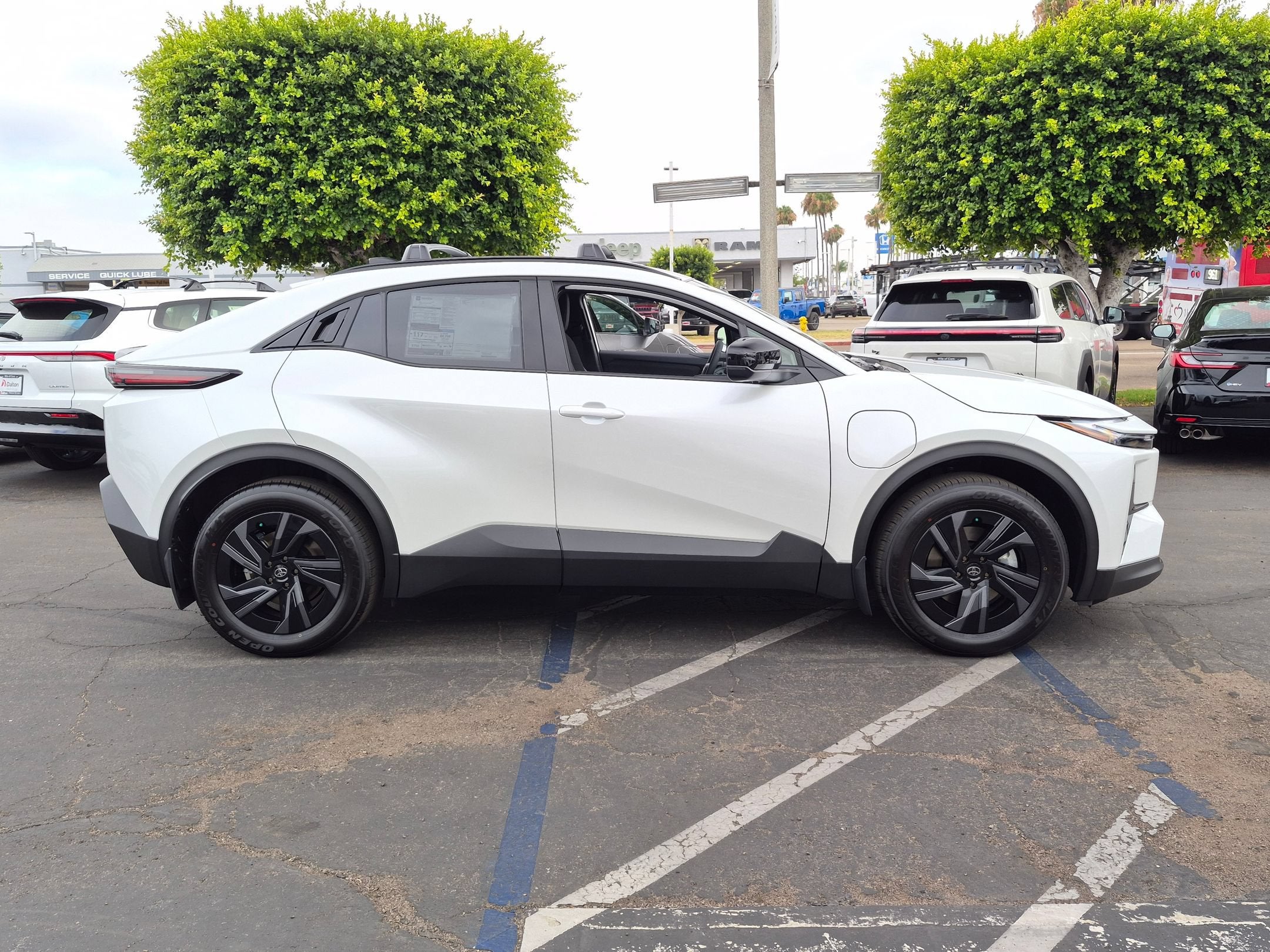 2026 Toyota C-HR SE