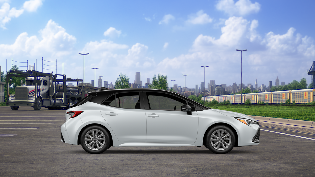2027 Toyota Corolla Hatchback SE