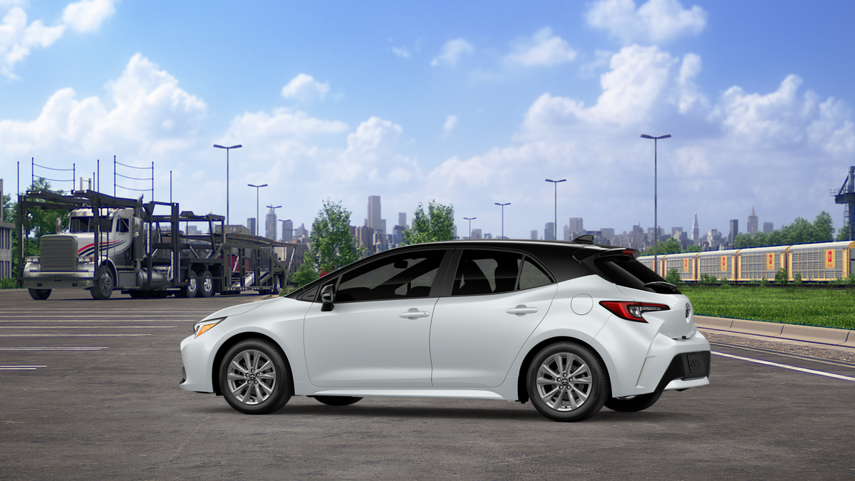 2027 Toyota Corolla Hatchback SE