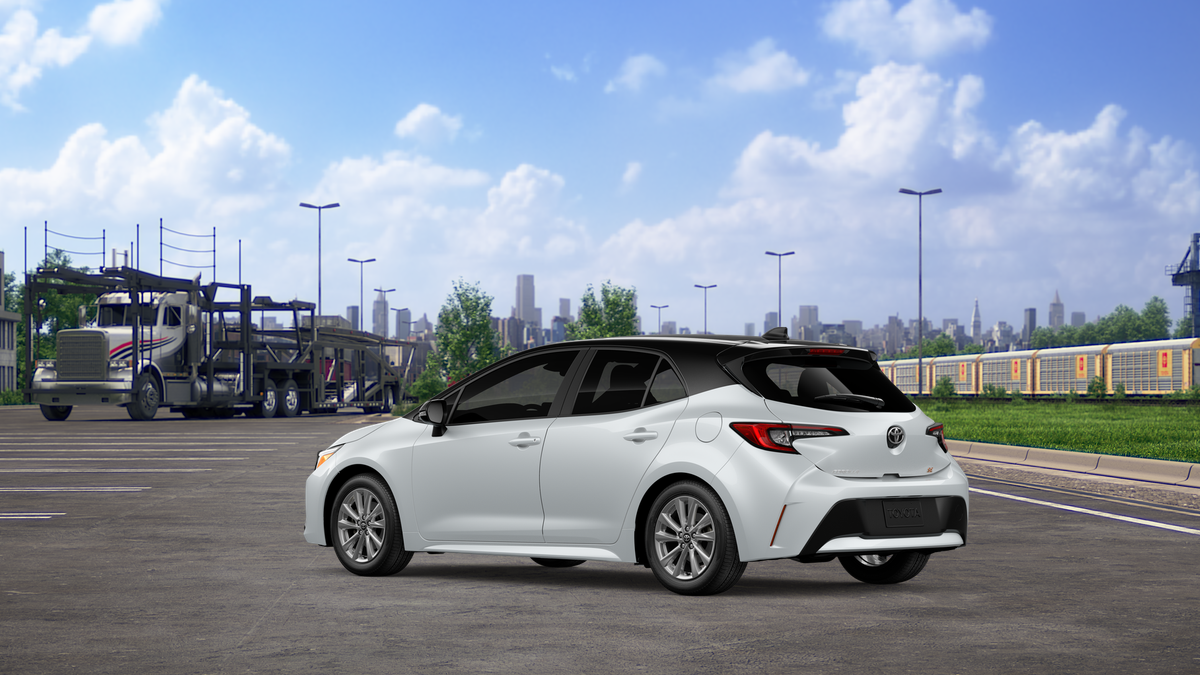 2027 Toyota Corolla Hatchback SE